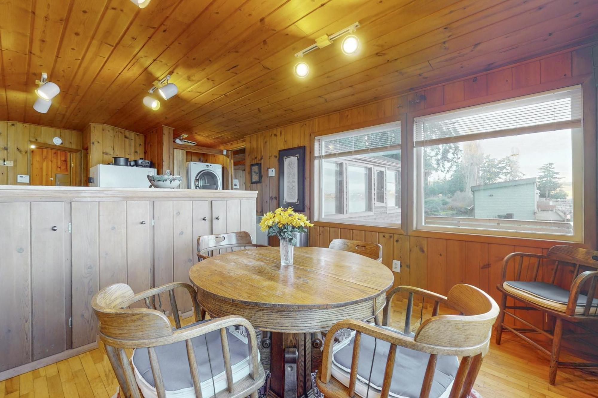 The Cabin At Penn Cove Coveland Екстериор снимка