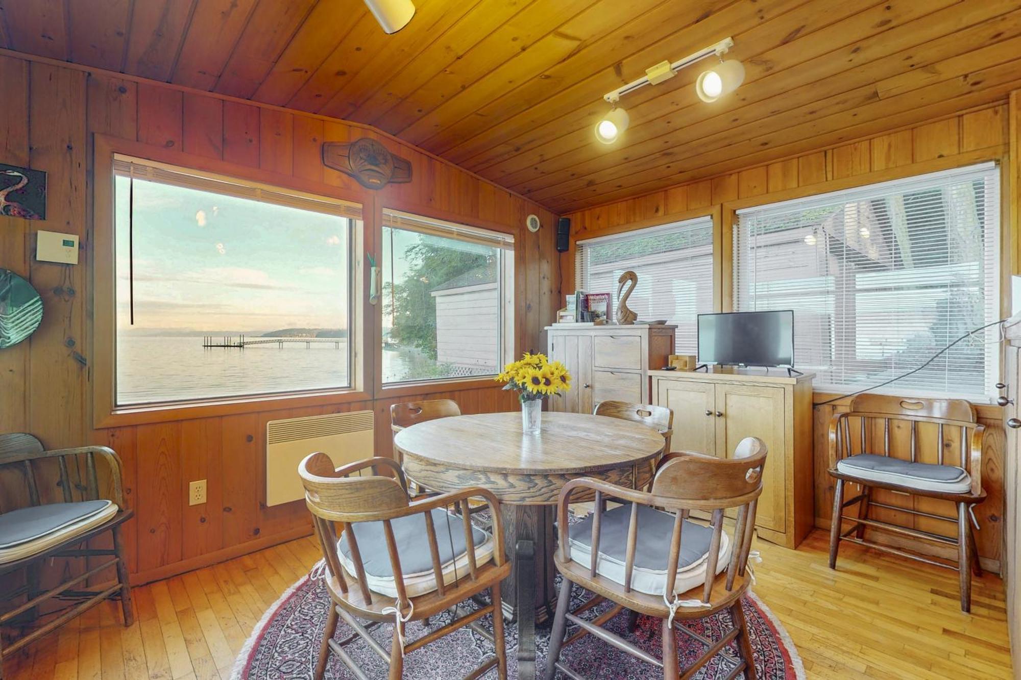The Cabin At Penn Cove Coveland Екстериор снимка